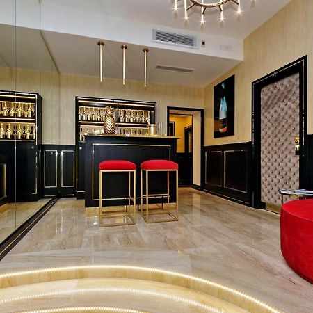 Spanish Hills Collection Luxury Suites & Jacuzzi روما المظهر الخارجي الصورة