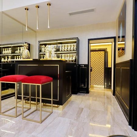 Spanish Hills Collection Luxury Suites & Jacuzzi روما المظهر الخارجي الصورة