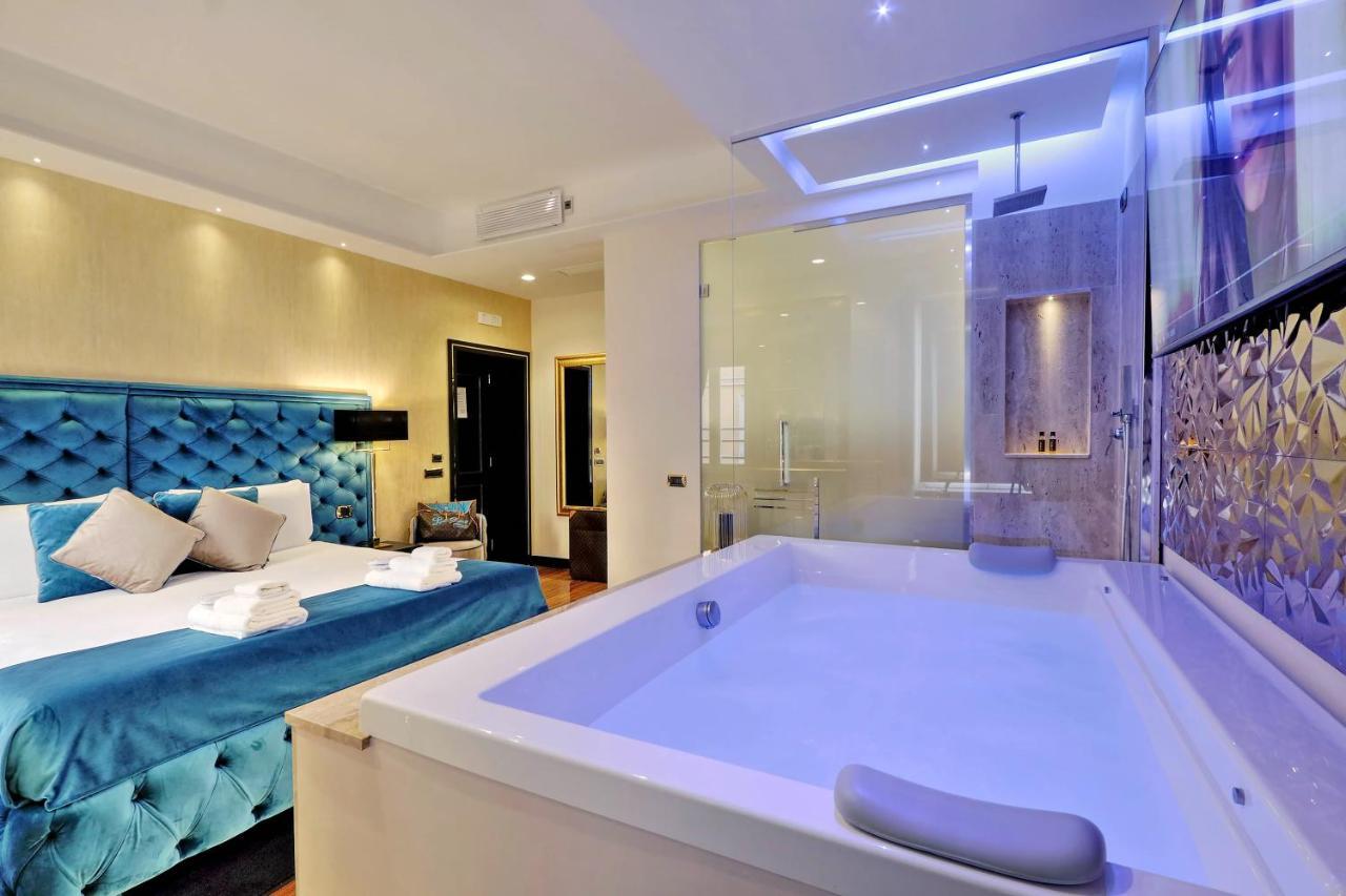 Spanish Hills Collection Luxury Suites & Jacuzzi روما المظهر الخارجي الصورة