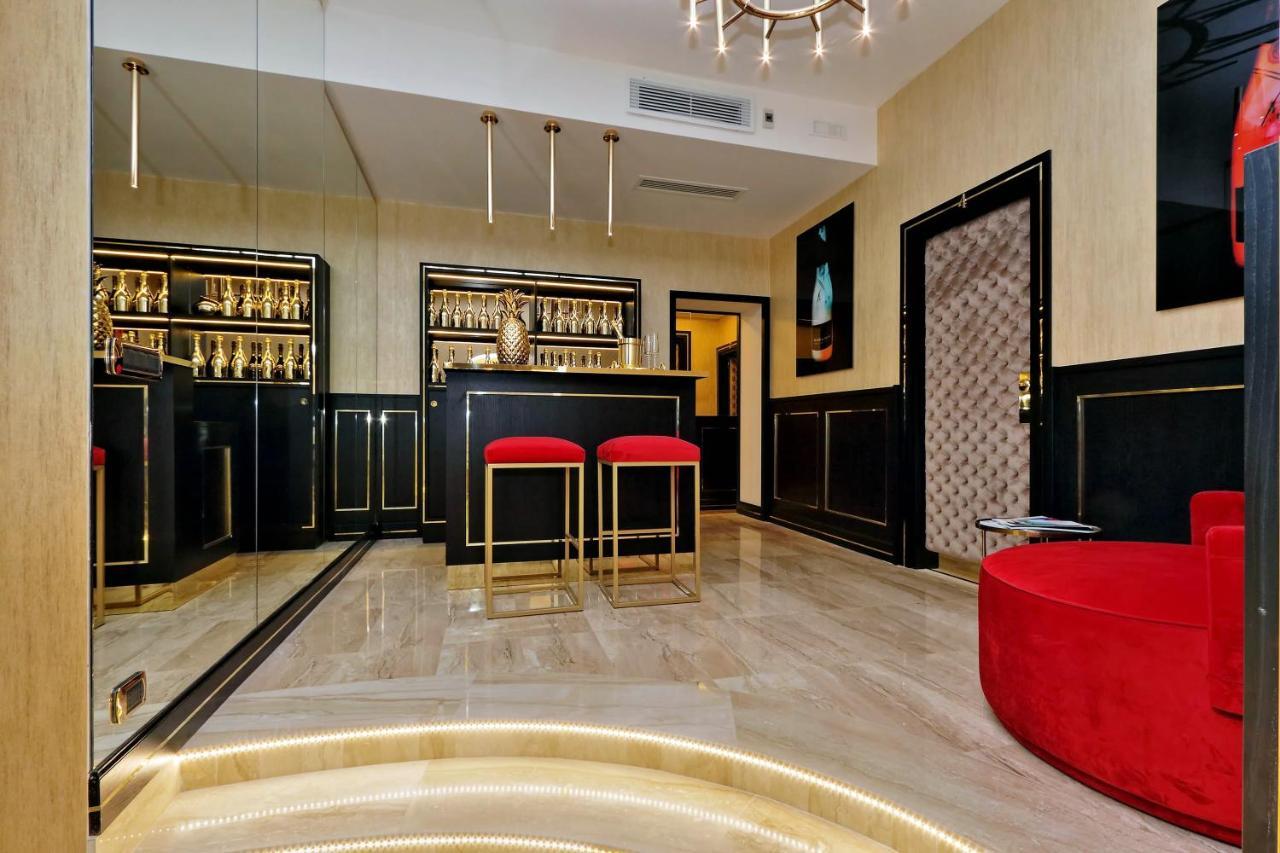 Spanish Hills Collection Luxury Suites & Jacuzzi روما المظهر الخارجي الصورة