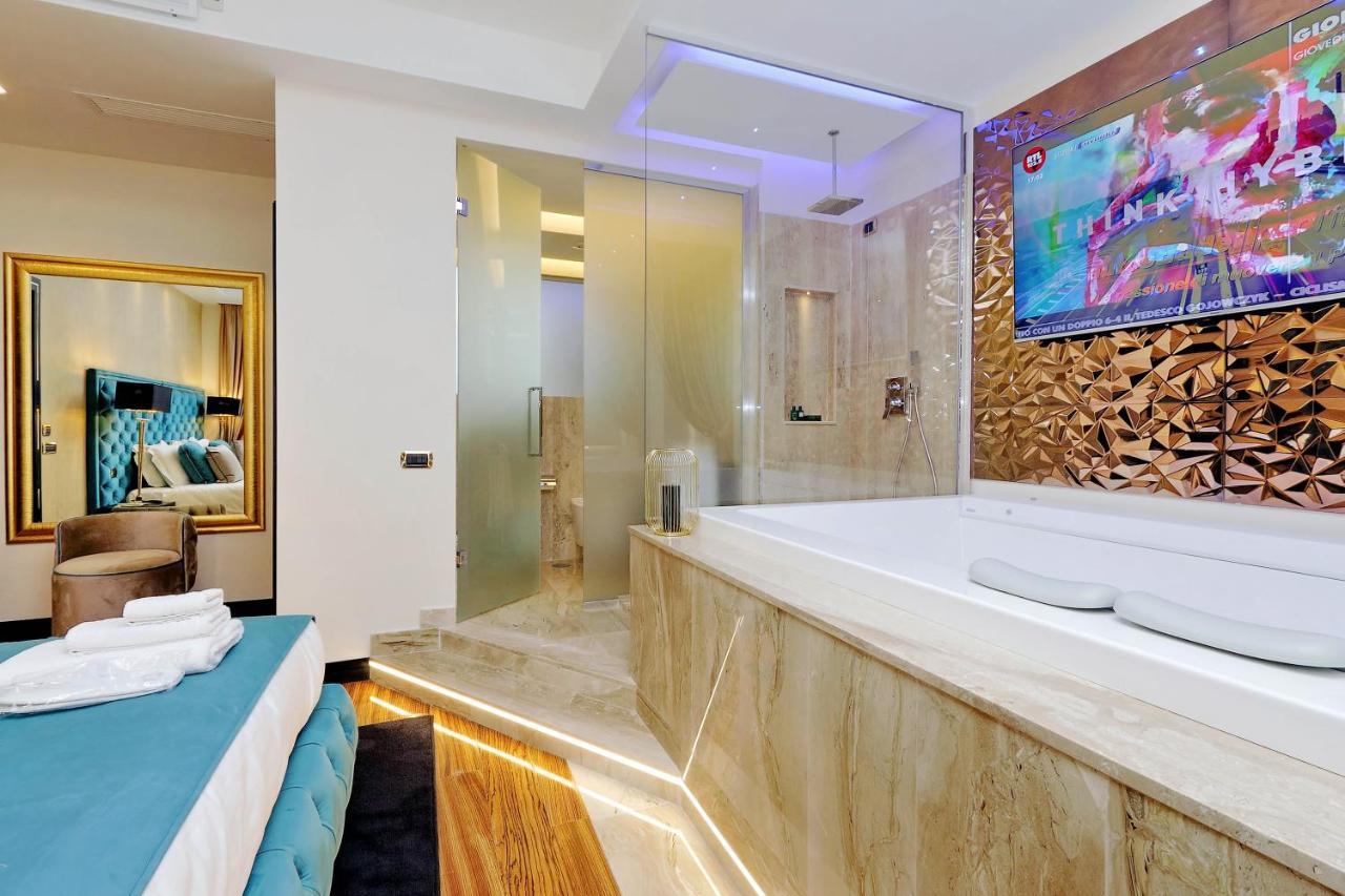 Spanish Hills Collection Luxury Suites & Jacuzzi روما المظهر الخارجي الصورة