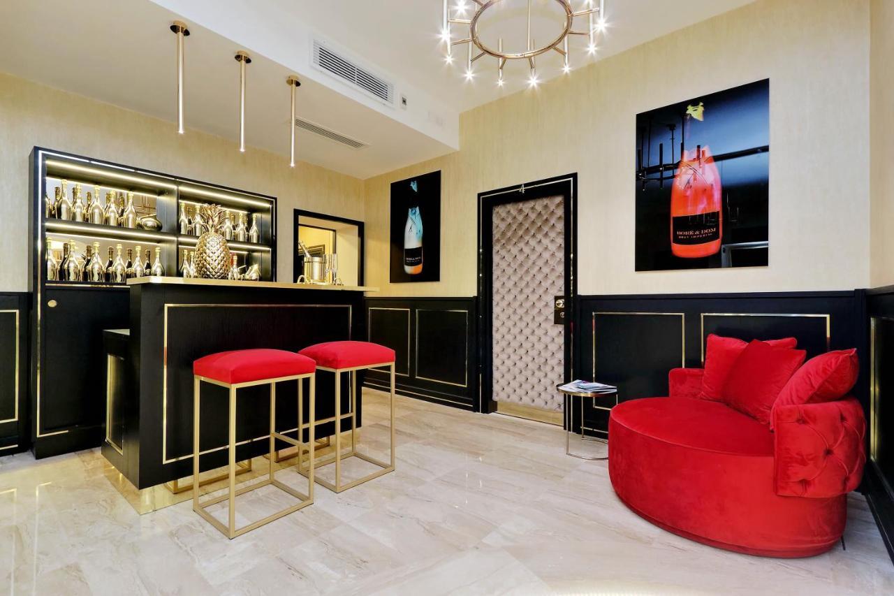Spanish Hills Collection Luxury Suites & Jacuzzi روما المظهر الخارجي الصورة
