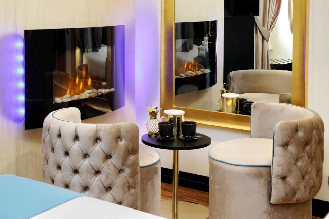 Spanish Hills Collection Luxury Suites & Jacuzzi روما المظهر الخارجي الصورة