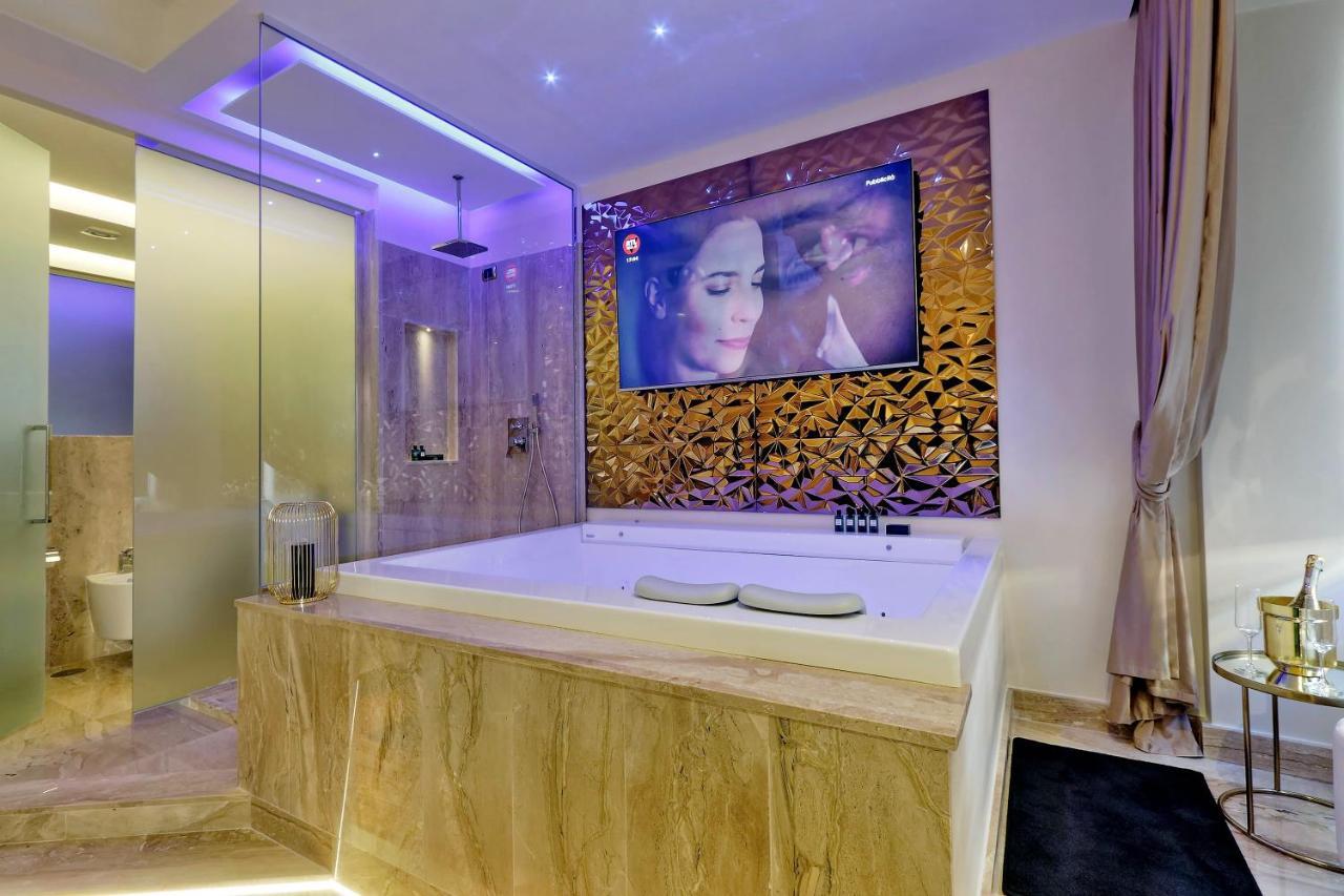 Spanish Hills Collection Luxury Suites & Jacuzzi روما المظهر الخارجي الصورة